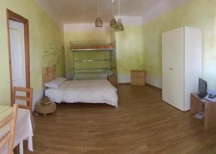 בית חווה Apricot פוליקורו